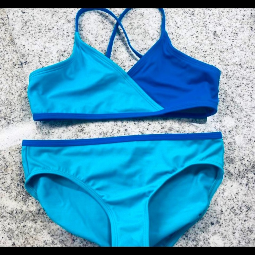 Girls swimsuit